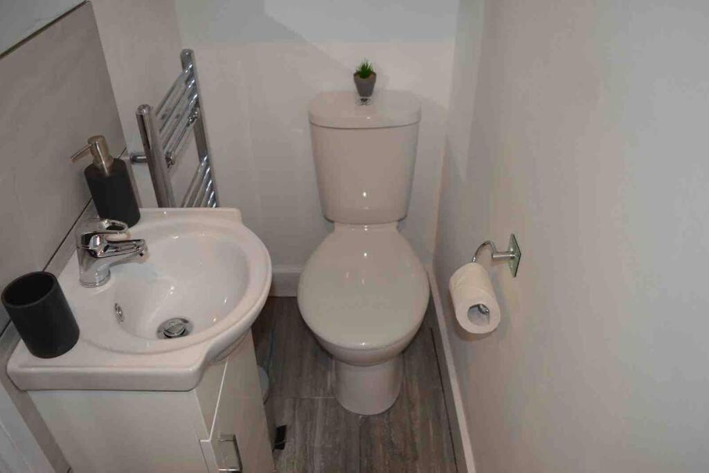 Unique 4 Bed House In Derby Perfect For Contractors And Families Villa Exterior photo